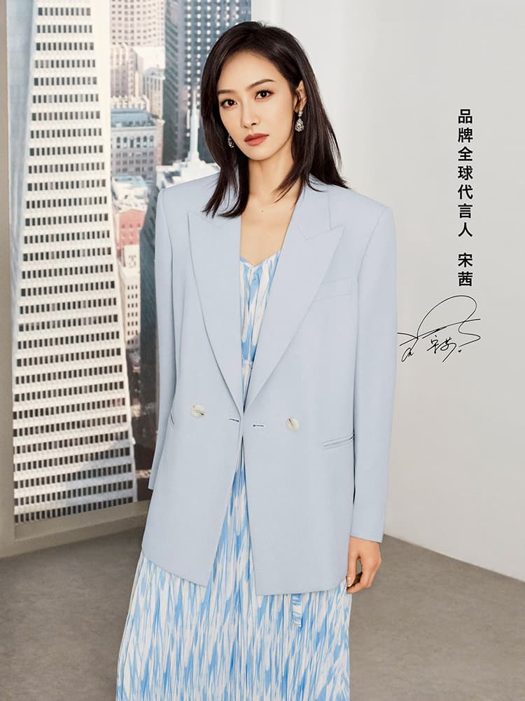 上着 すっきりシルエット 洗練ダブルジャケット